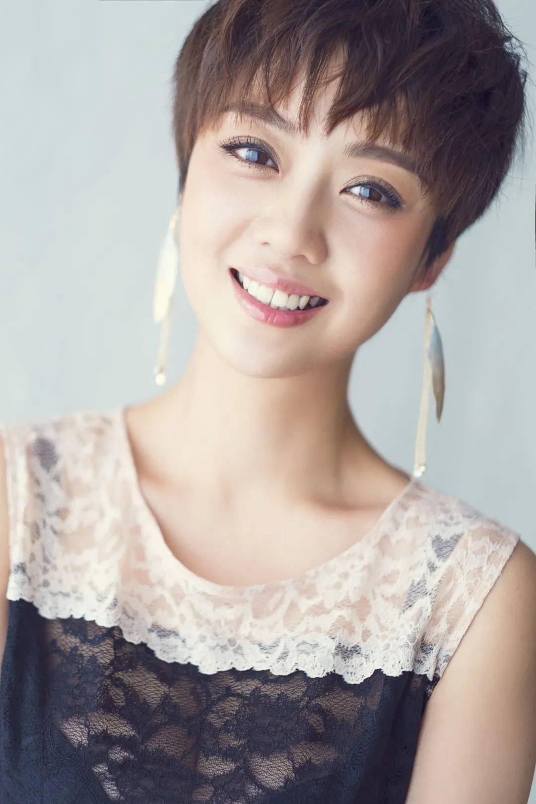 春 来 饰演者:张婷江苏省京剧院青年名家春来性别:女职业:京剧团年轻