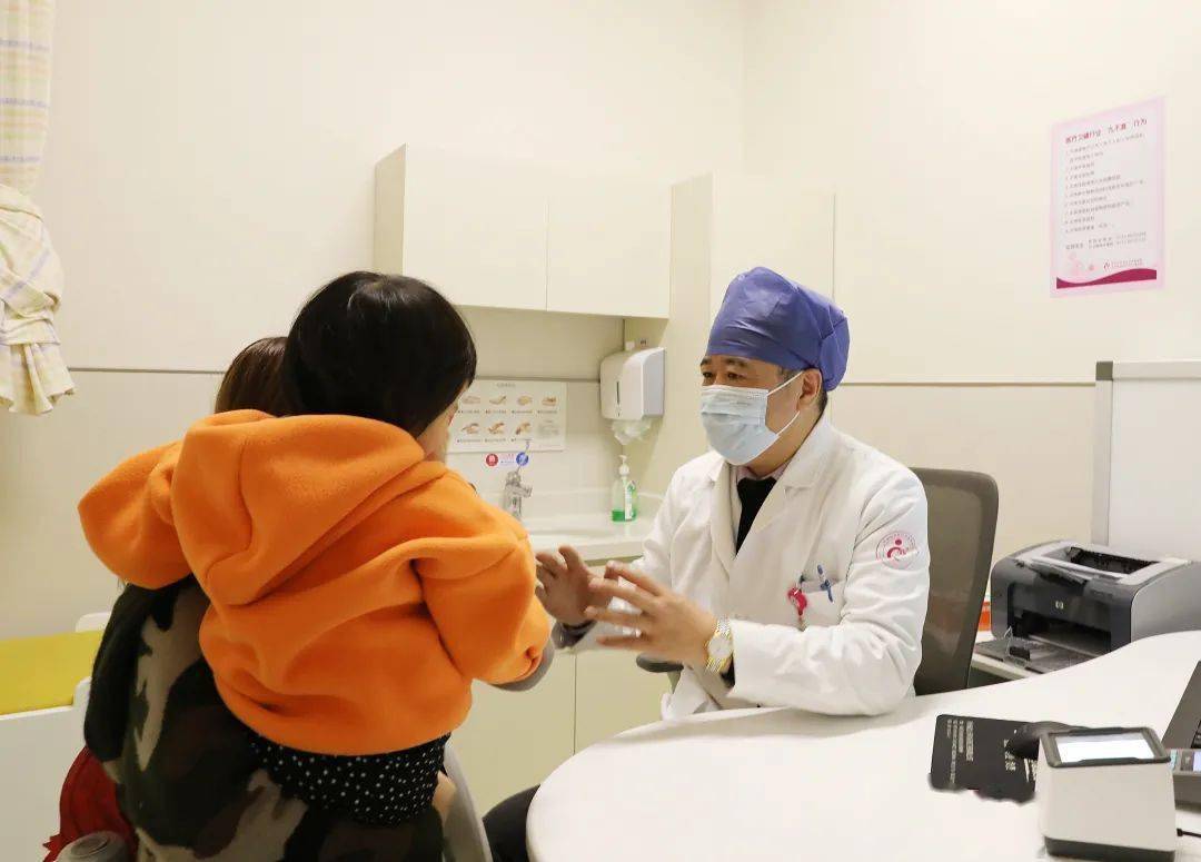 6岁男孩竟往肛门里塞铁丝!原因竟是