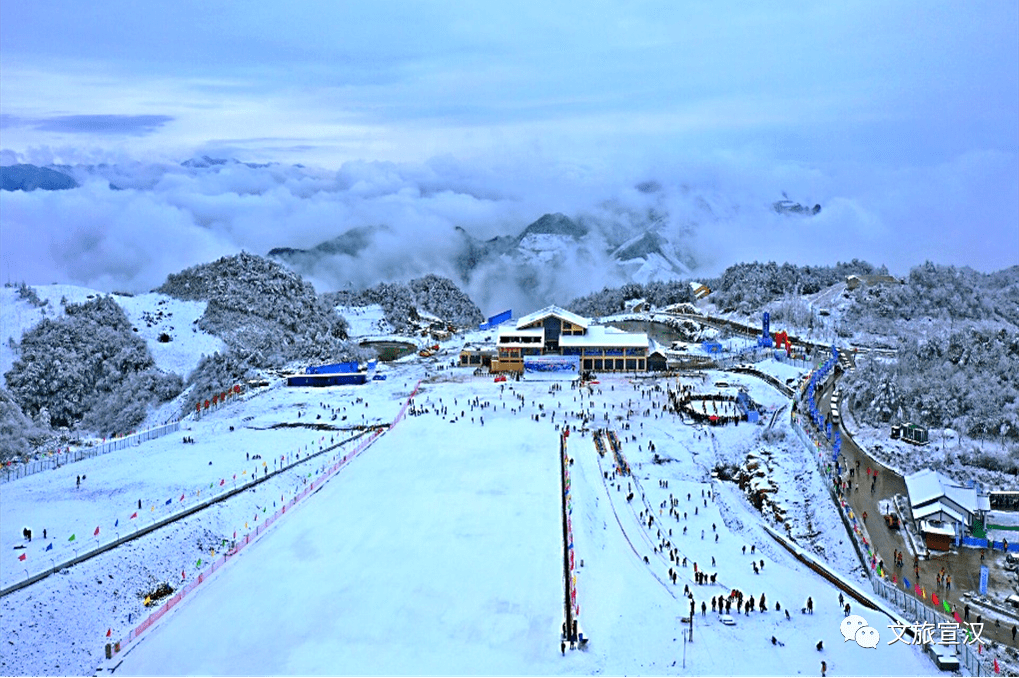 巴中滑雪场图片