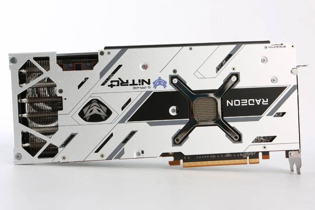 升级核心,强化散热!蓝宝石radeon rx 6800xt超白金oc深度评测