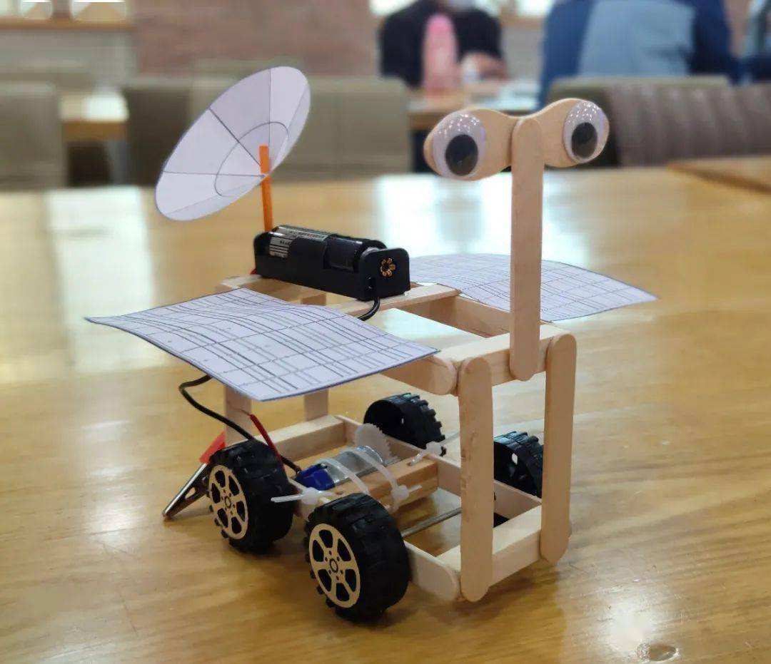 知识讲解手工制作时间:11月28日(本周六)上午10:30-11:30地点:新华