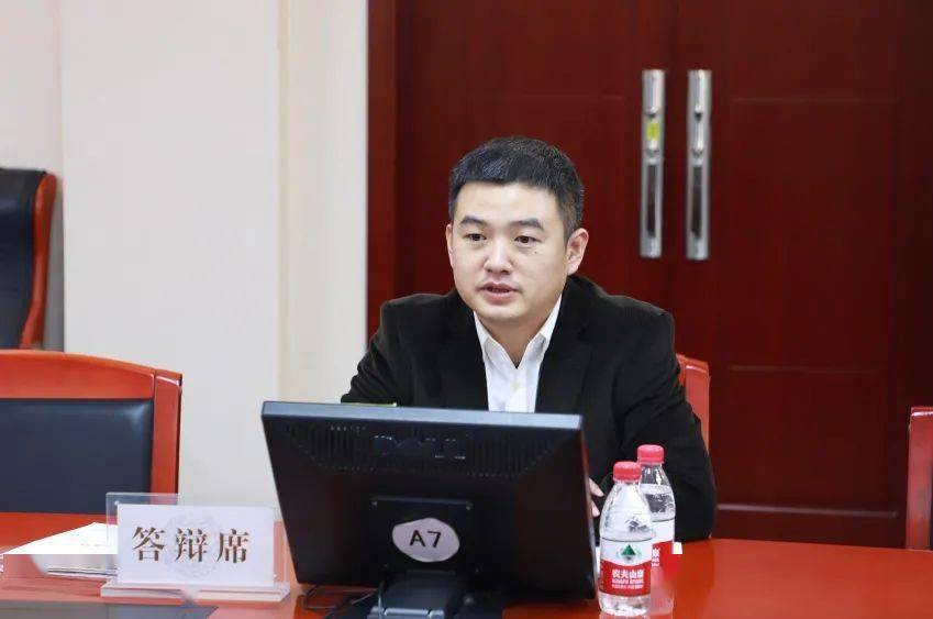 现场面试面试结束后,召开了创新文化组工作研讨会,结合王长青院长在