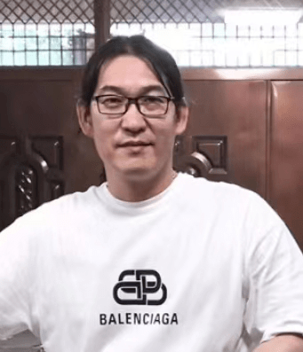 吴兴乾是一位特立独行的陶瓷艺术家,痴迷于收藏建盏