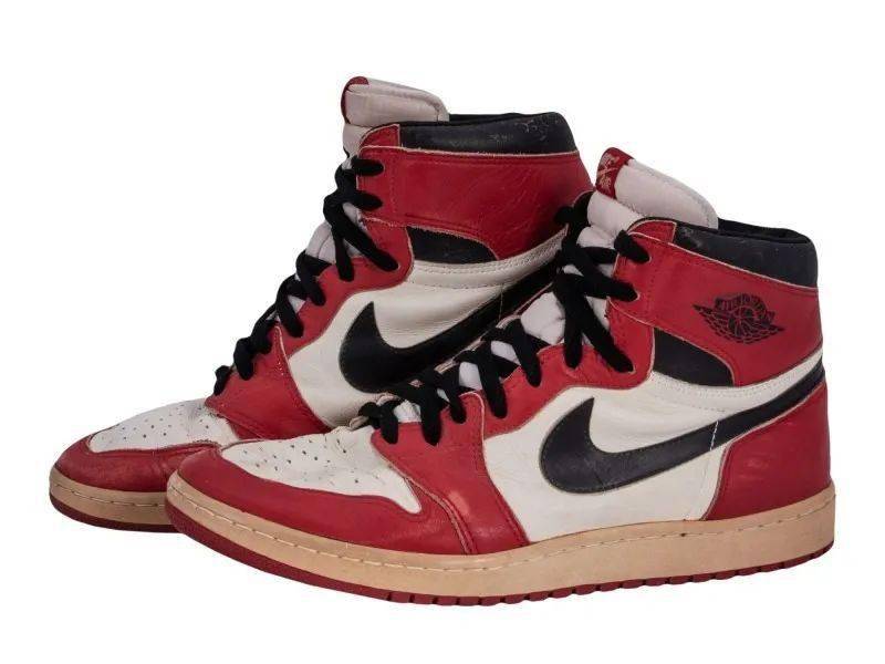 啊这,预估成交价525万!乔丹亲签aj1"芝加哥"又上拍卖行了