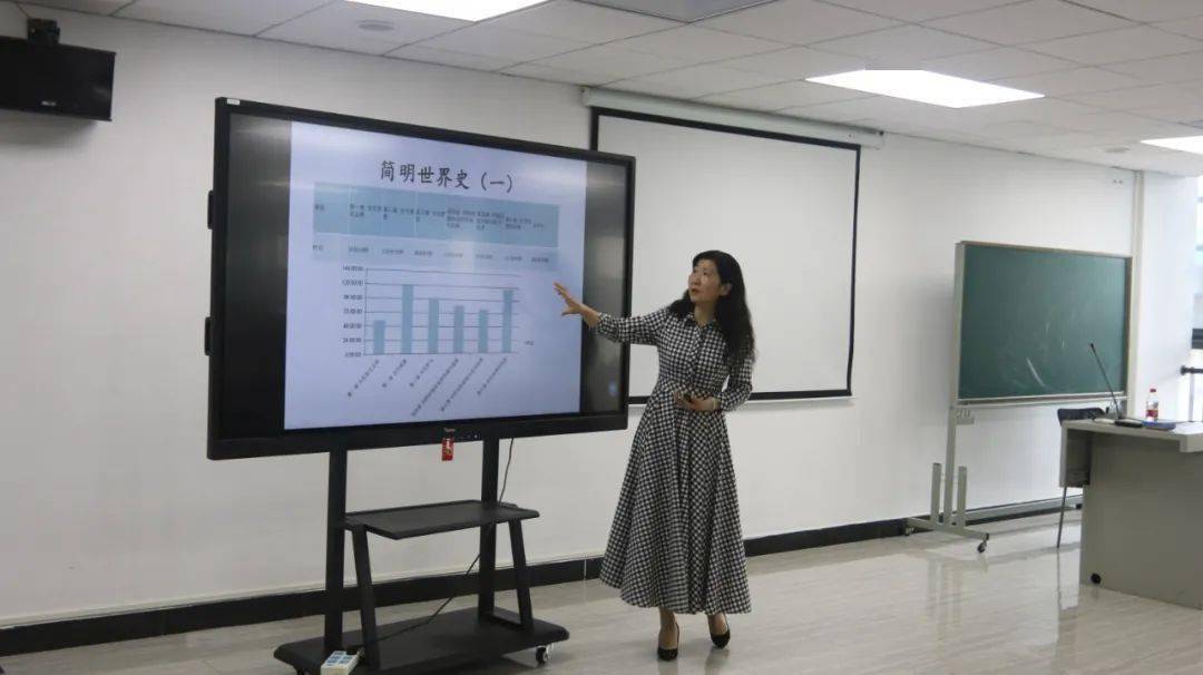 16年献血200次!这位教授冲上热搜_潘迎春