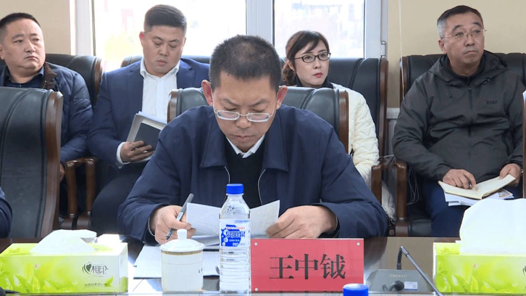 县委副书记 县长 王福源▲县委书记 张铁明11月25日,我县召开吉痢省