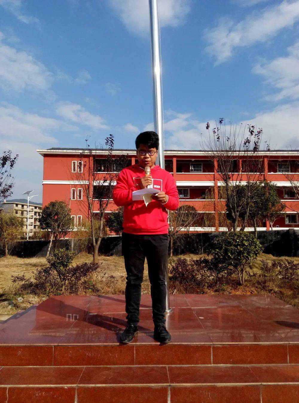 【最美少年】麻田中学"拾金不昧好少年"_蔡嘉博