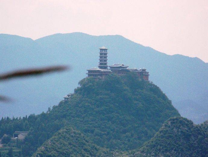 地址:六盤水市盤縣水塘鎮丹霞山上