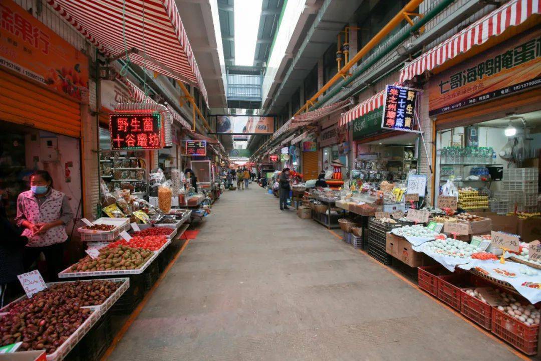 干净整洁的篆新农贸市场 高伟 摄