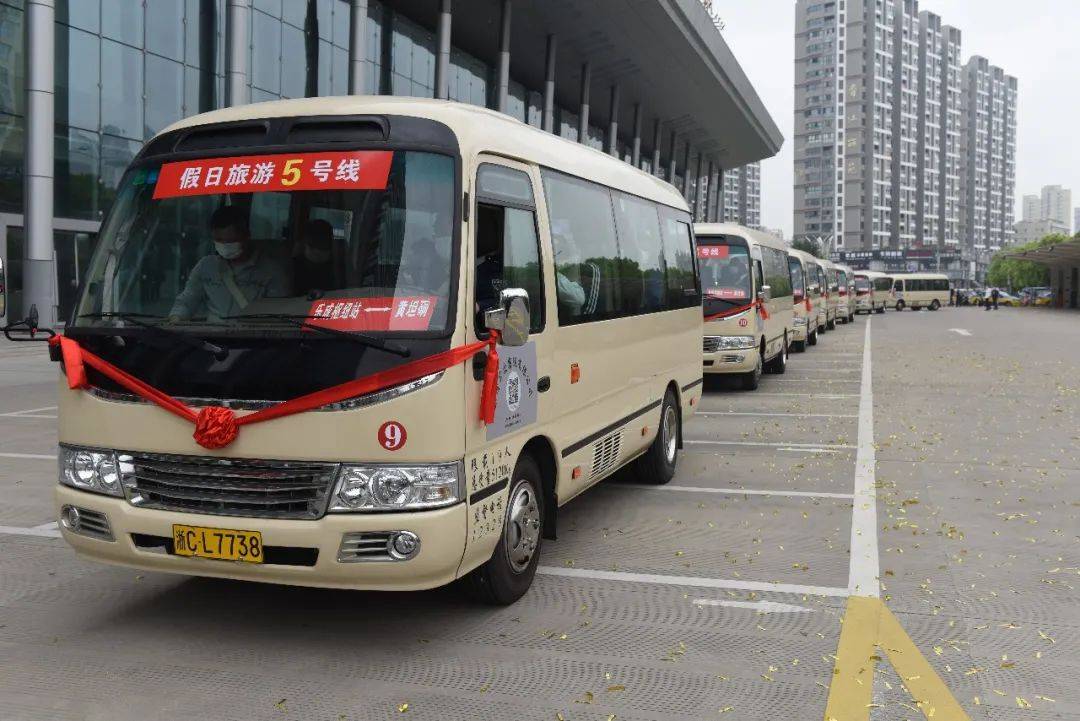 郑剑佩 摄乐清市交通运输局相关负责人介绍,城乡公交一体化改革是群众