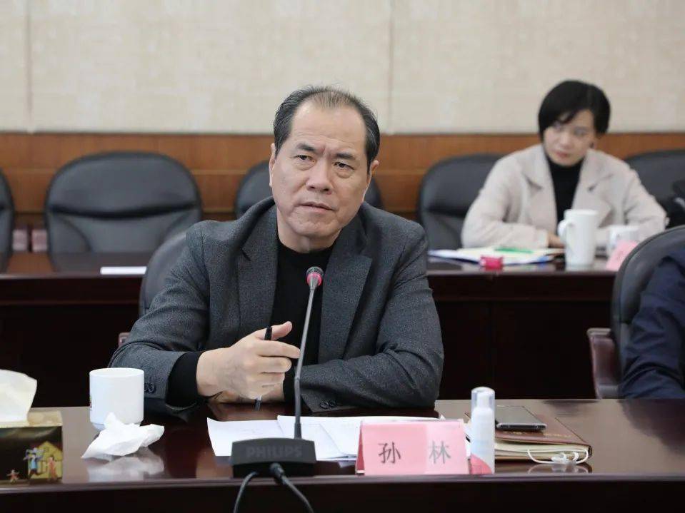 广纳民意共商良方区人大常委会副主任倪学斌前来调研