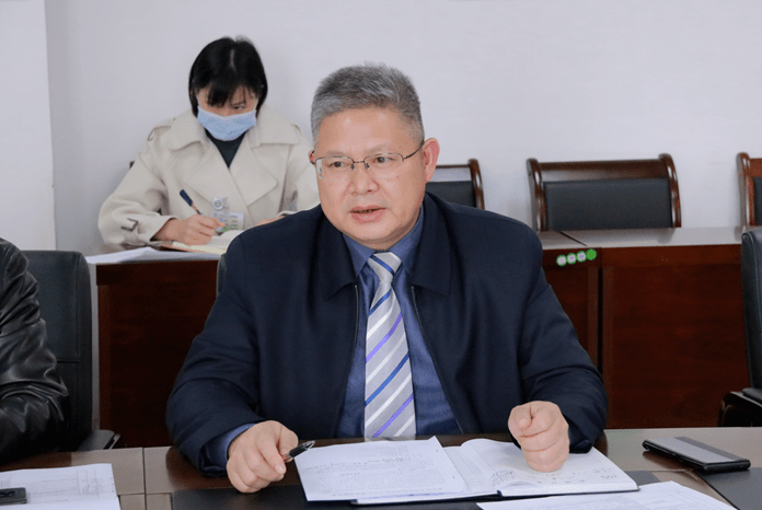 院长陈义夫,副院长江廷开,以及相关科室负责人参加会议