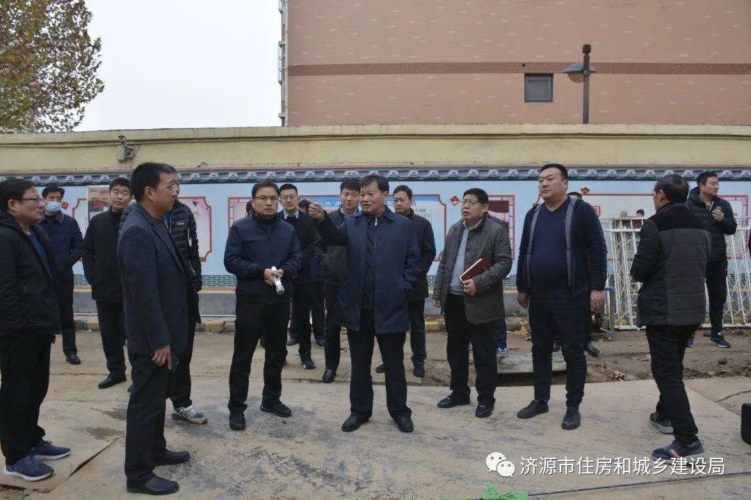 示范区管委会委员,副市长李拴根现场调研老旧小区改造提升工作_郭行亮