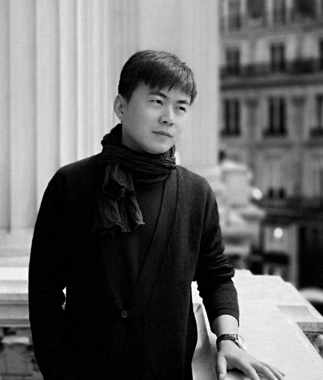 淳厚泗门人物专访体验与高度记著名青年油画家新锐艺术家袁坚