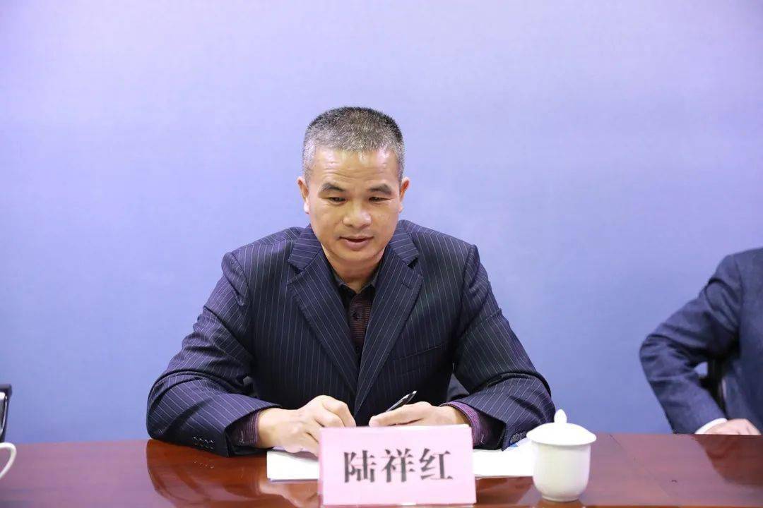 陆祥红与客商座谈交流.