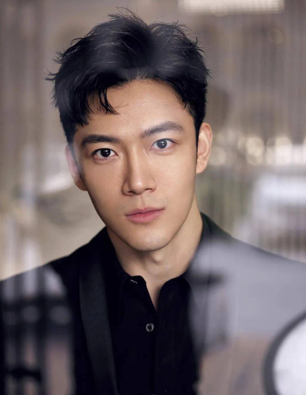 电视台藏着多少西装帅哥