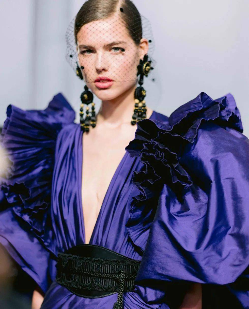 设计师eliesaab艾莉萨博一个为女人而生的男人以奢华高贵优雅迷人的