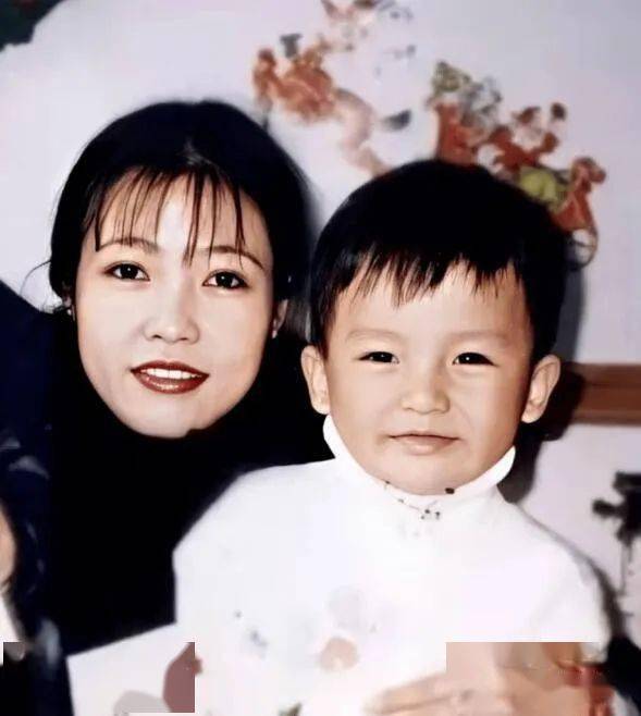 唐蔚华和儿子王磊