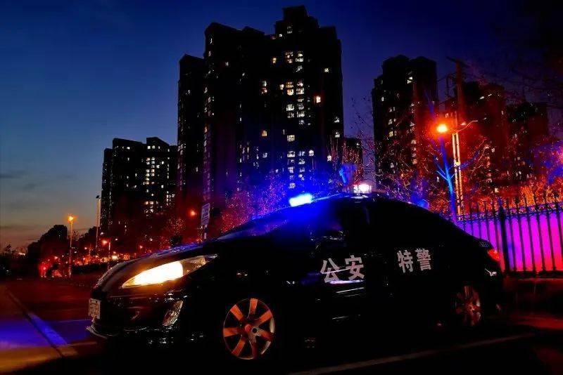 夜已深警未眠