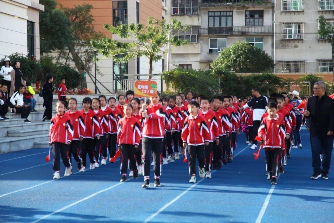 微时光邀您观看明溪县实验小学第二届体育健康节暨第四十二届校园田径
