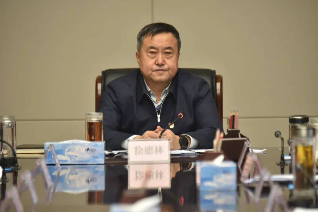 市人大常委会党组召开加强和改进民族工作专题民主生活会_徐德林