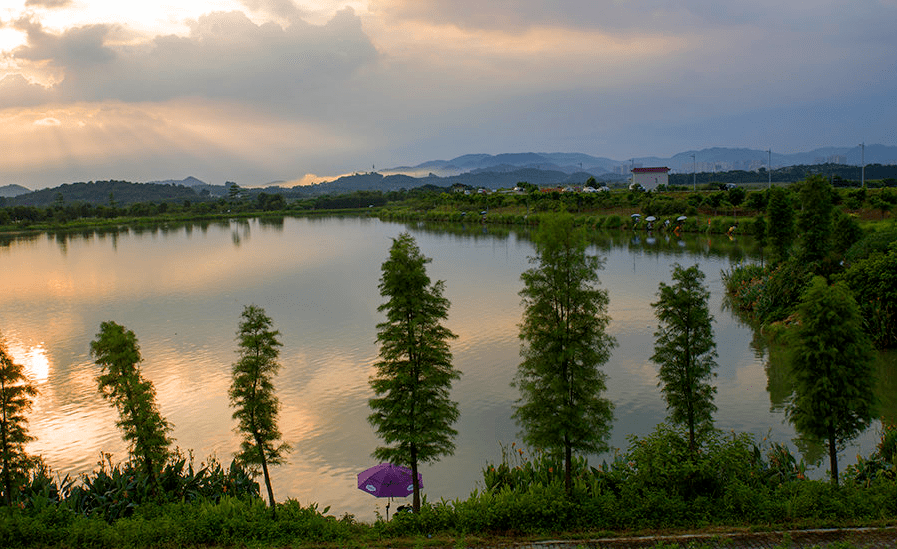 增江画廊起点是增城市荔城街初溪水利枢纽工程,终点在正果镇湖心岛