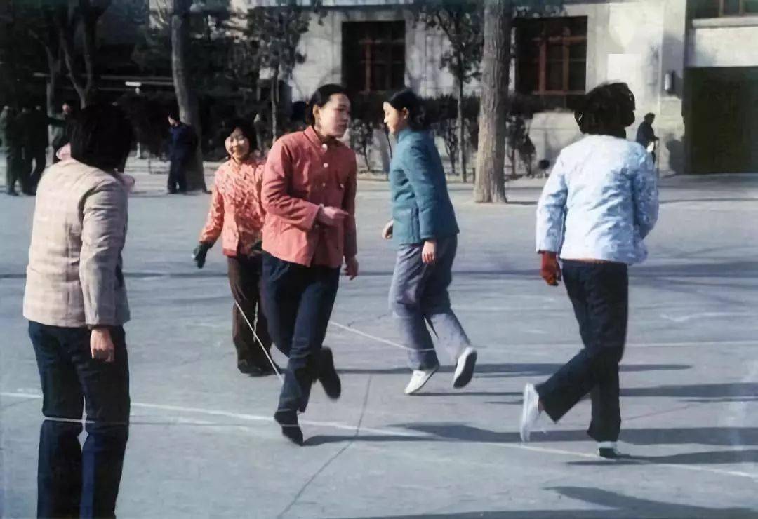 摄影故事八十年代的中学生叫人感慨万千的老照片