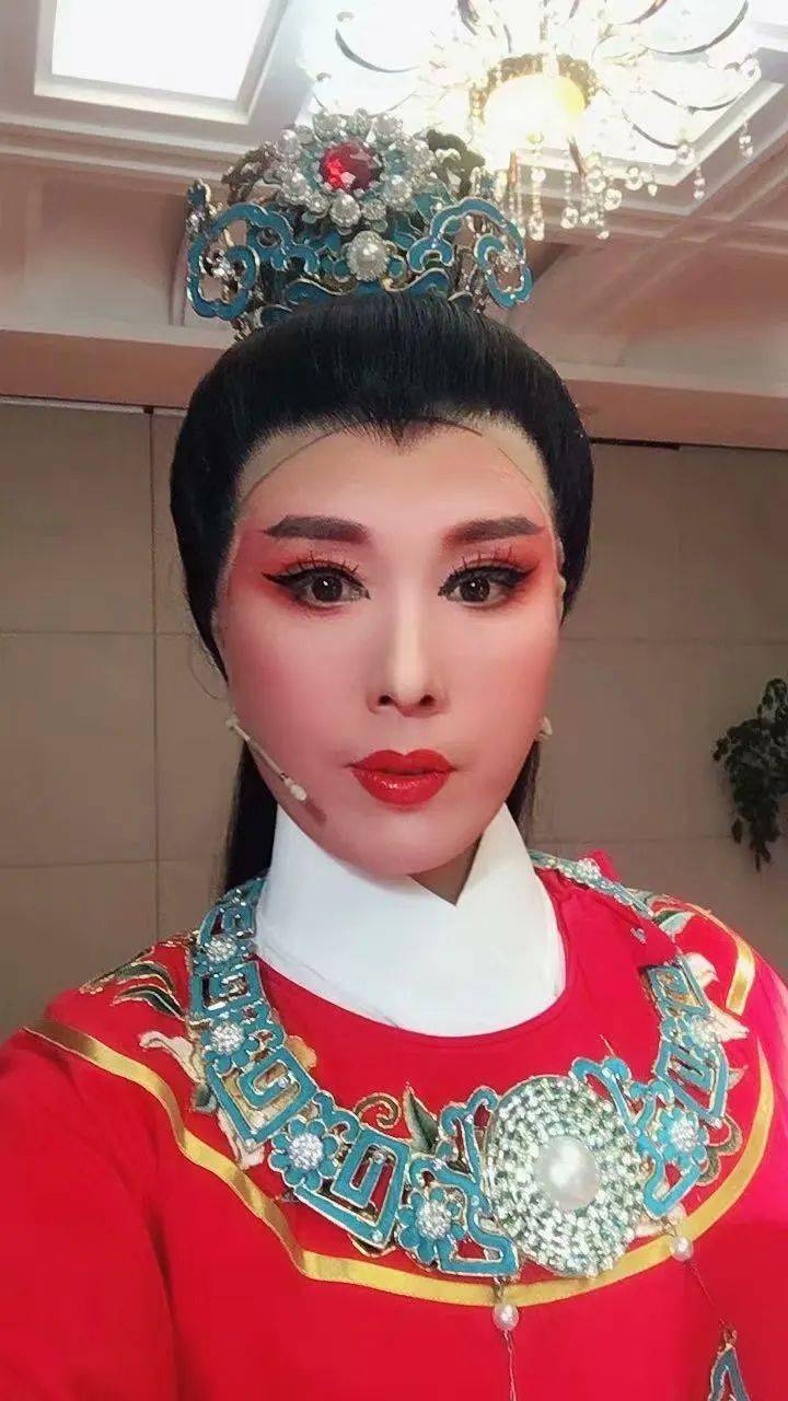 李素琴中国京胡展演业余组铜奖吴开献曾获省戏曲大赛金奖原象山县越剧