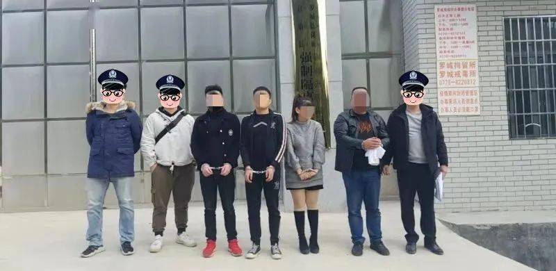 罗城警方深夜突袭民房ktv抓获3男1女涉毒人员