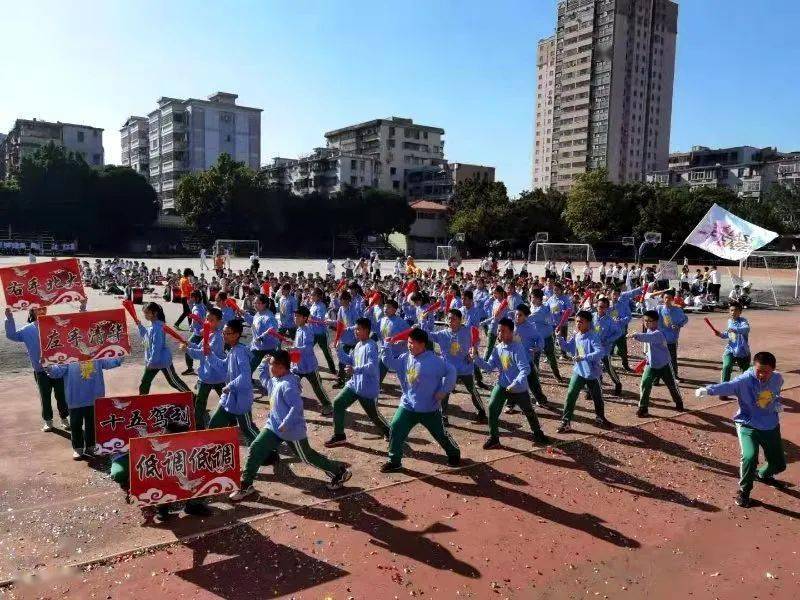 校運會攝影大賽第四組:燃動青春,追風不止!_鄺維煜