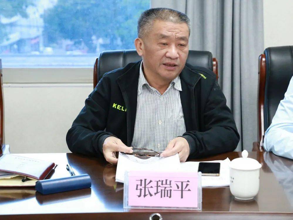 12月2日下午,南安市委常委,政法委书记张瑞平带队到仑苍镇对《中共