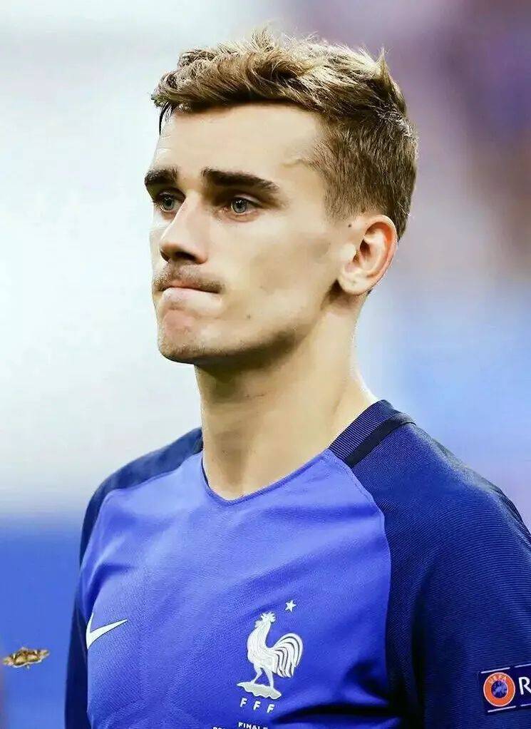 墙头千千万不行咱就换从丁真到法国男星哪一款帅哥是你的菜