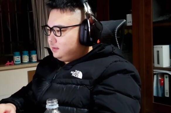 斗鱼李老八自曝赚钱上千万水友吐槽你成千万富翁我们都有责任