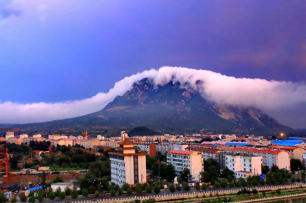 "下花园区工业和信息化局原书记富玉江是土生土长的下花园人,见证了