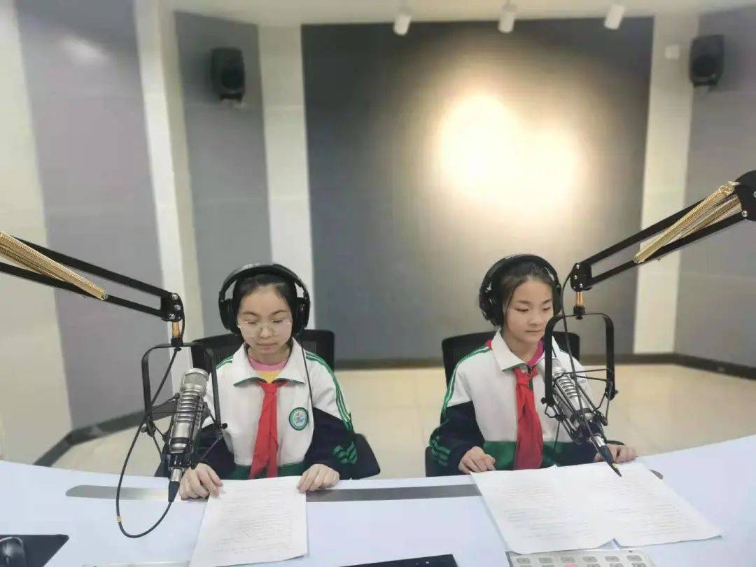 fm1059教育正前方校园广播站大赛第⑦场今晚开赛比赛选手的表现太文末