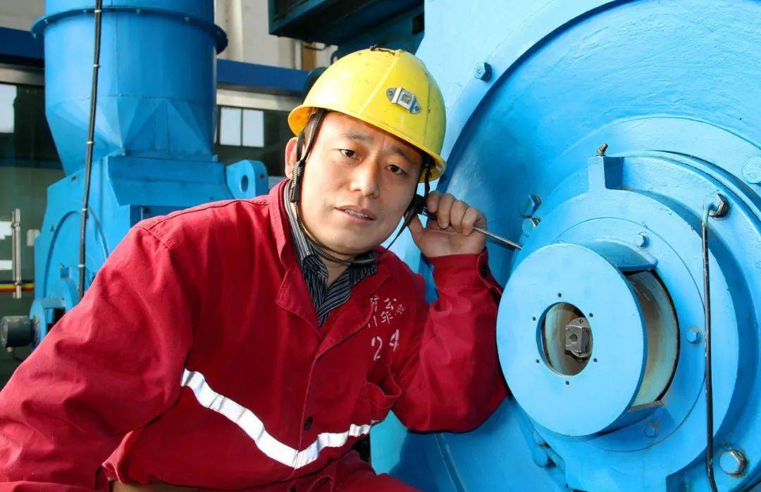 平全国委员会推出50名"大国工匠"中国能源化学地质工会2020年11月4日