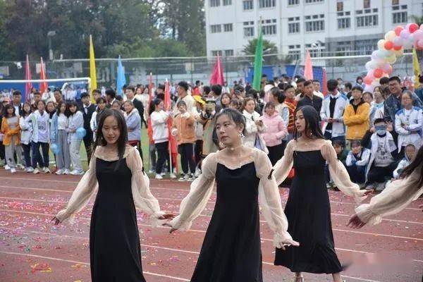 来啦来啦西昌二中运动会开幕啦