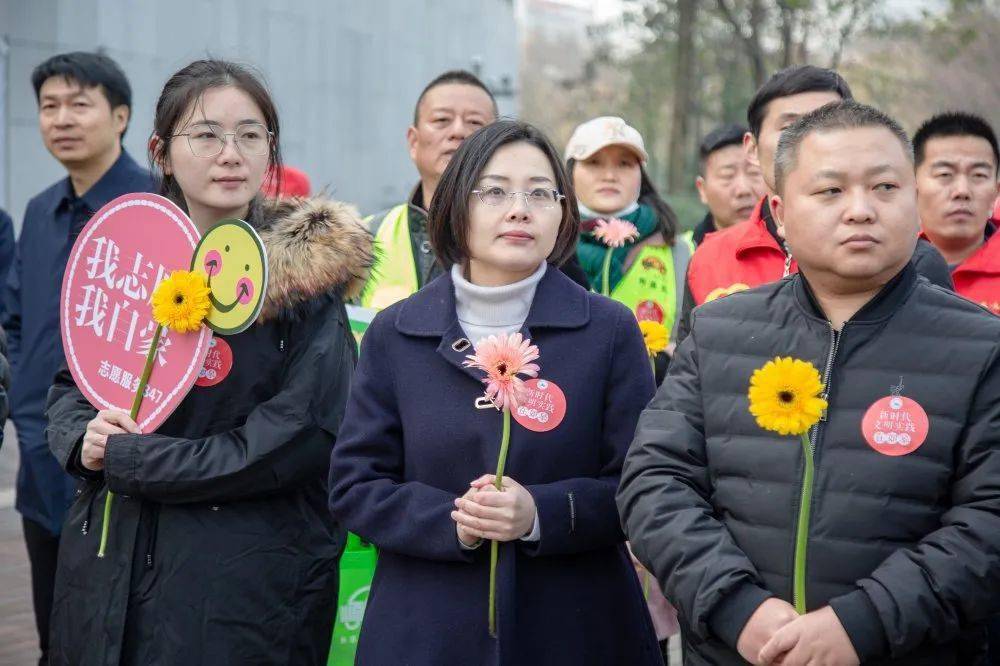 1米,谨以纪念赵小亭生辰和遇难均在21日,逝年21岁.底座1.