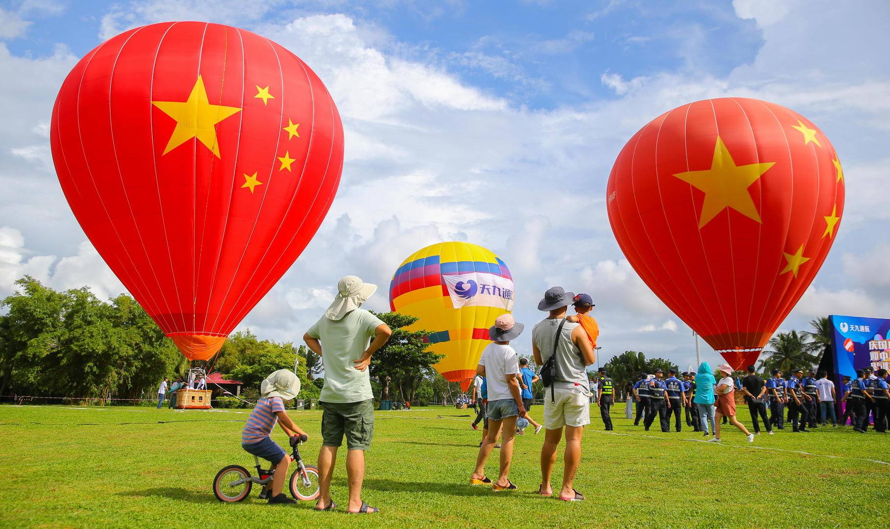 曾六次摘取全国热气球锦标赛冠军,并代表中国参加世界锦标赛