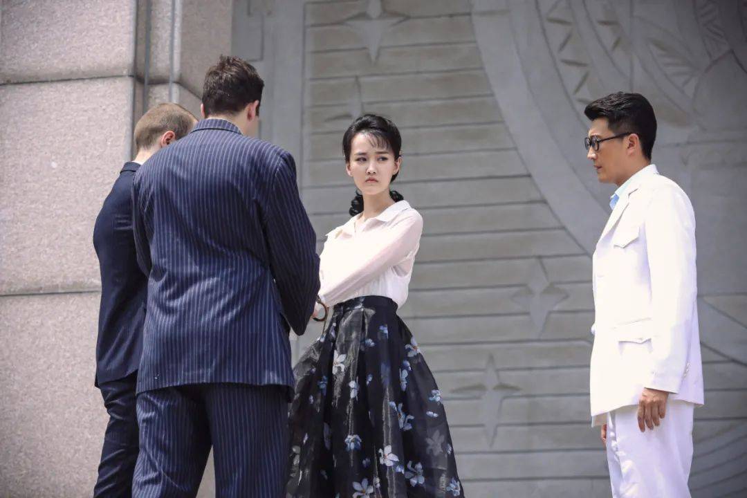 灵气少女挑战跨世纪情感大戏一人分饰两角饱尝爱恨情仇