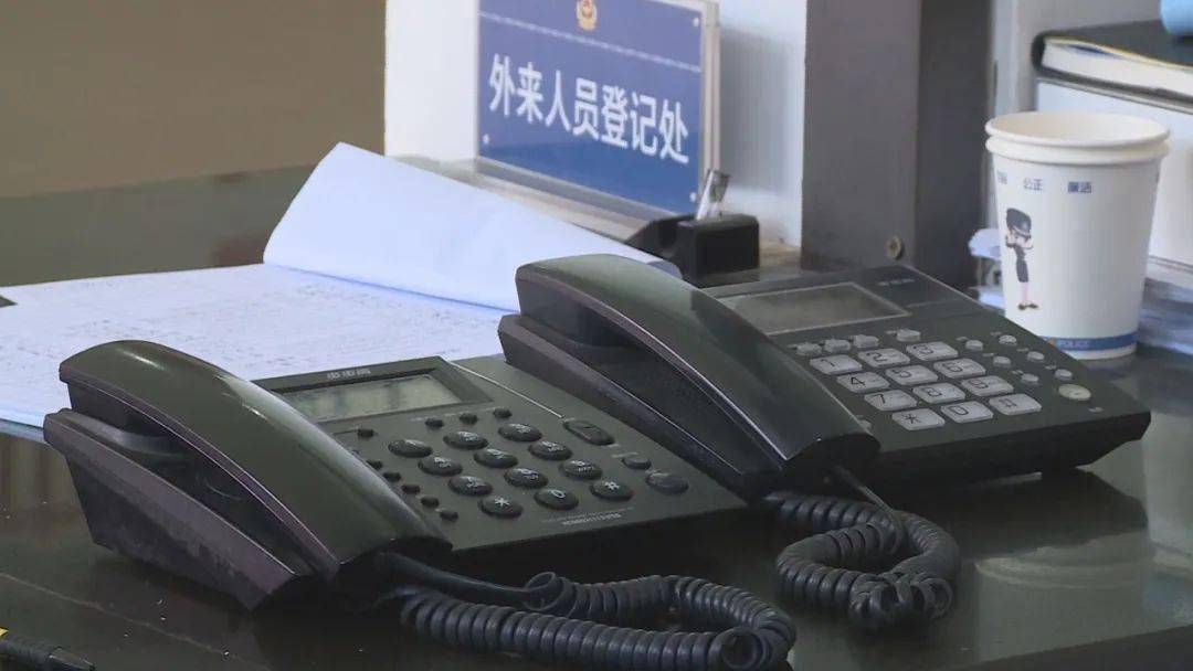 楚雄一酒醉男子一小时内竟然36次拨打报警电话,还到派出所耍横