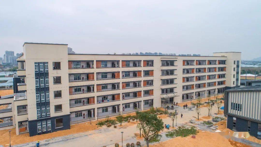 全新建造的灵溪中学·三禾高中是苍南教育项目的精品之作,将带动县城