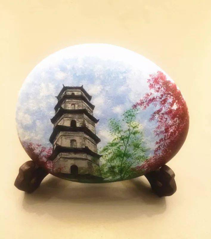 以画传情请收下这份常山风景石头彩绘