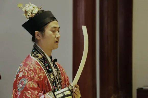 浅谈道教如何讲经楼嘉咏道长