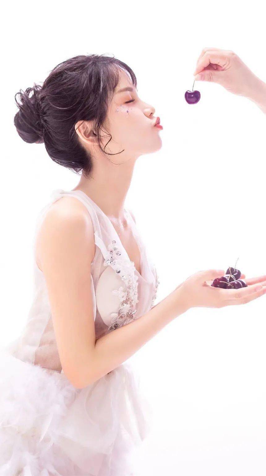 手机壁纸网红萌小叶