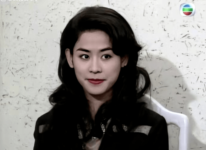 做tvb的女人,靠脸不行.