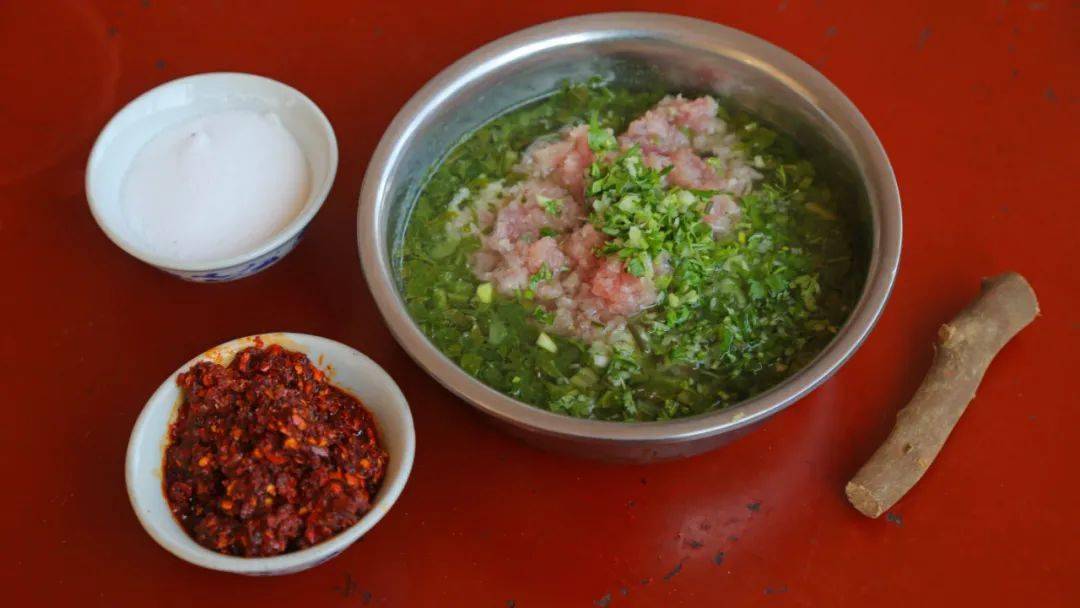 走去施甸吃年猪饭