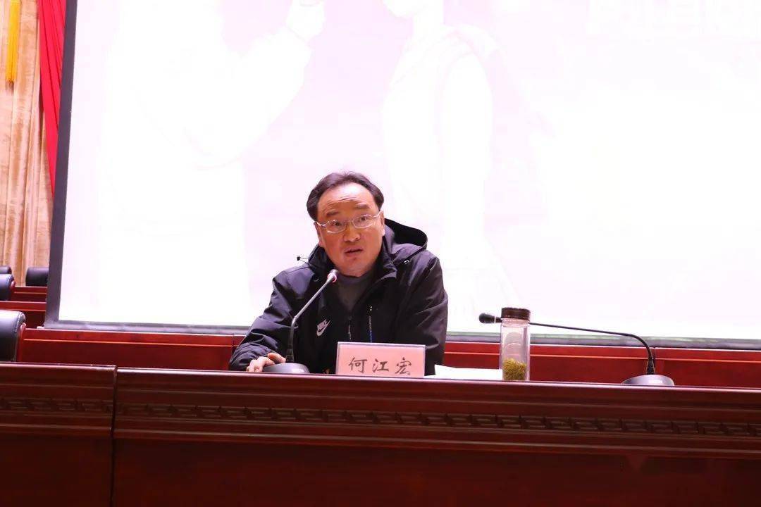 何江宏要求一要始终绷紧疫情防控这根弦.