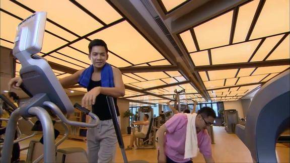 钟汉良爆帅健身