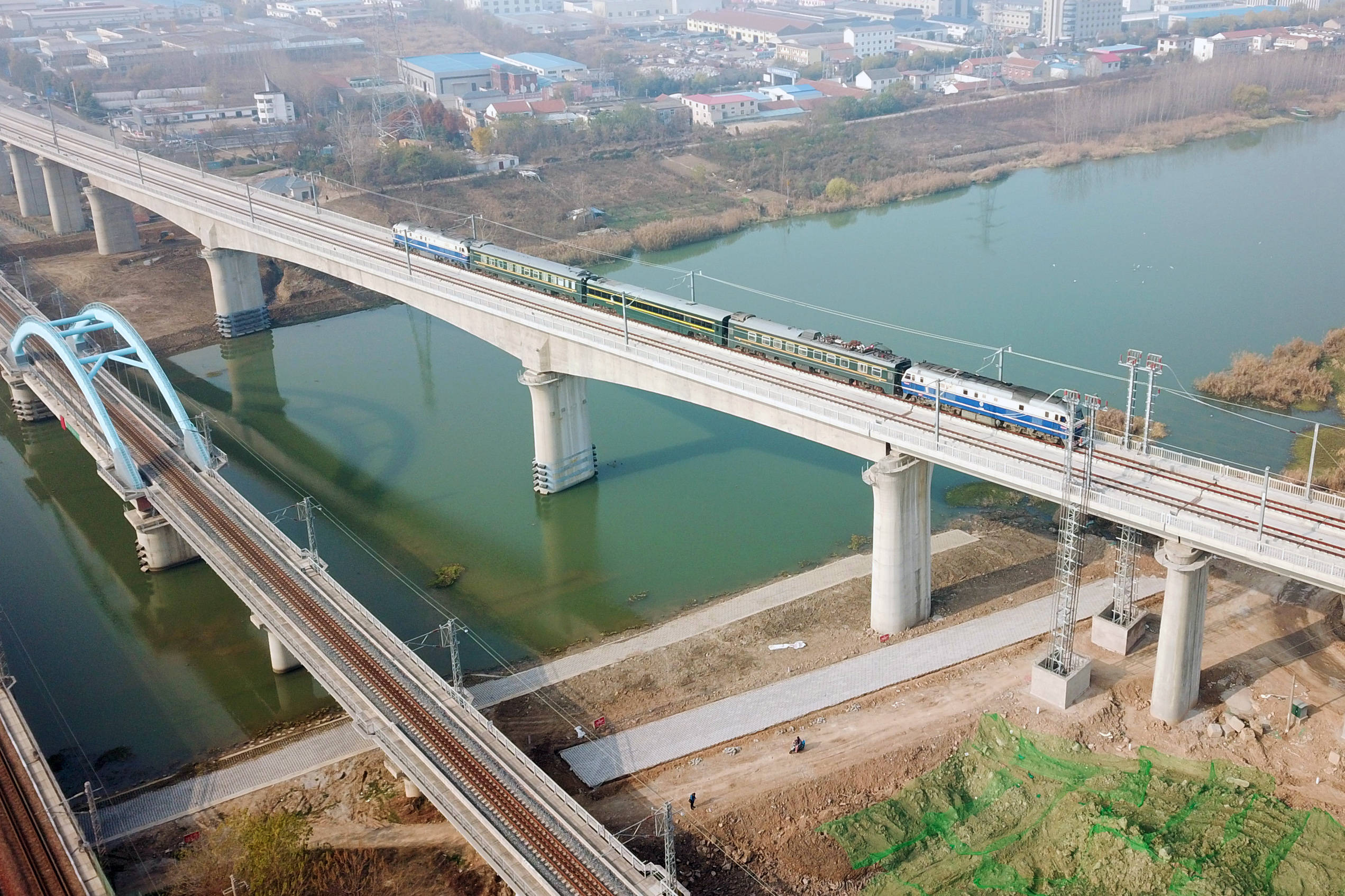 当日,新建徐州至连云港高速铁路开始联调联试.